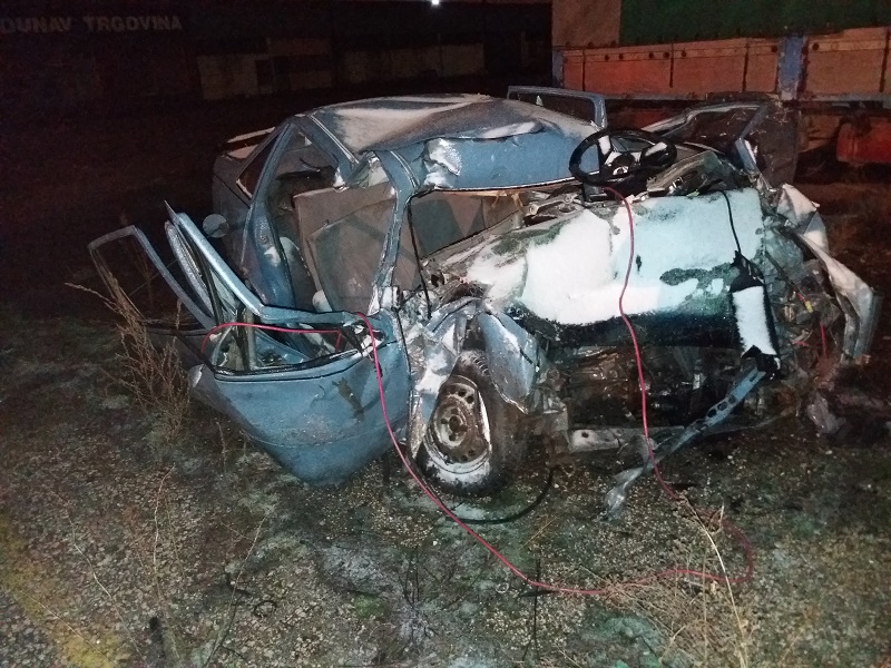 СТРАВИЧНО: Породица погинула у саобраћајној несрећи на мосту код села Салаш